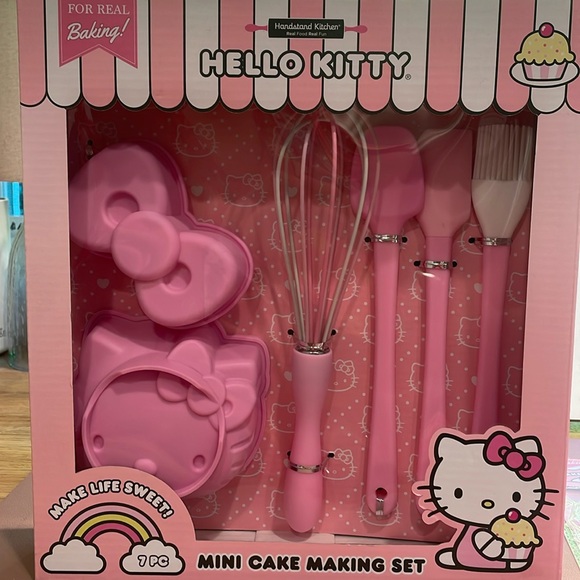 Hello Kitty Baking Set - Picture 1 of 4
